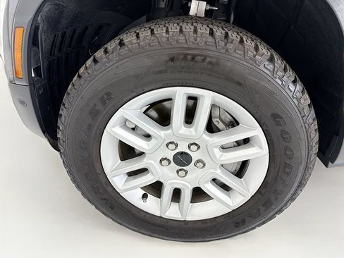 Used 2026 Land Rover Defender 110 S AWD/4WD image 29