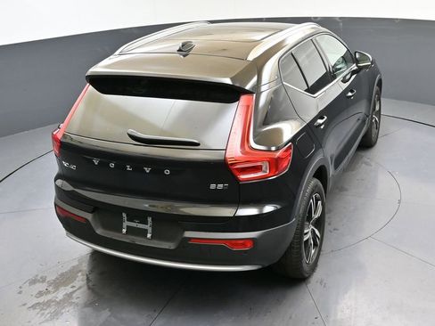 Certified 2025 Volvo XC40 B5 Core image 40