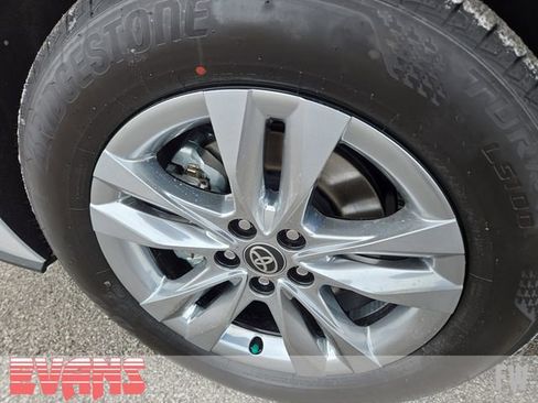 Certified 2026 Toyota Sienna Limited image 27