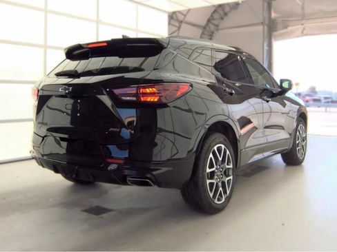 Used 2025 Chevrolet Blazer RS FWD image 3