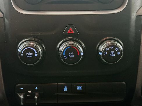 Used 2017 RAM 1500 Express image 18