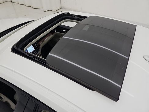 Used 2022 Volvo S60 T8 R-Design Expression w/ Premium Package image 37