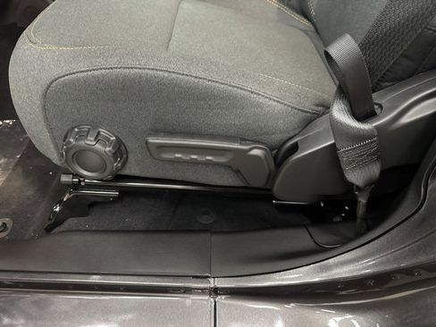 New 2025 Jeep Gladiator Sport image 10