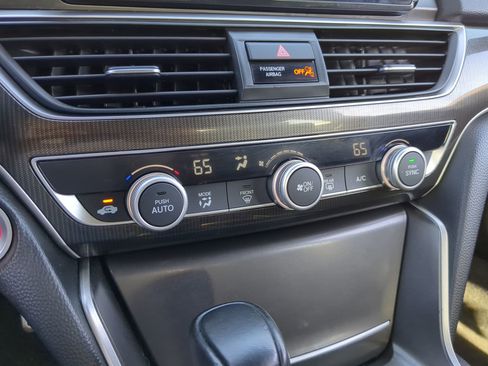 Used 2018 Honda Accord Sport image 26