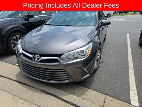Used 2016 Toyota Camry LE w/ Moonroof Package FWD image 11