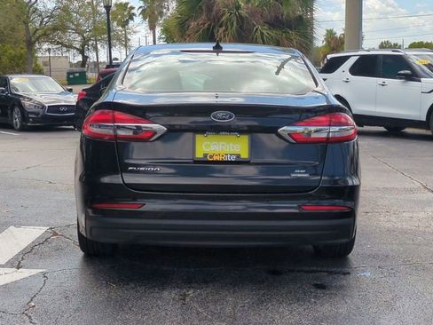 Used 2020 Ford Fusion SE FWD image 6