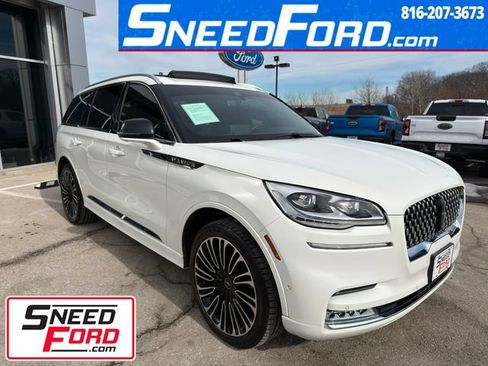 Used 2023 Lincoln Aviator Black Label w/ Class IV Trailer Tow Package AWD/4WD image 1