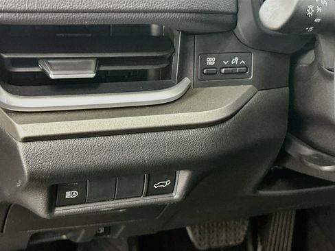 Used 2025 Toyota Grand Highlander AWD image 17
