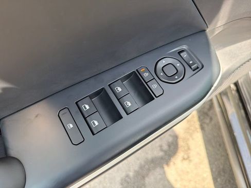 New 2026 Kia K4 GT-Line w/ GT-Line Premium Package FWD image 18
