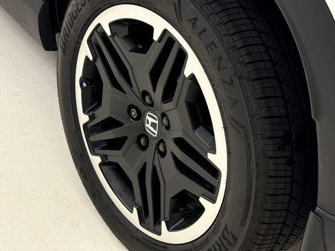 New 2026 Honda Pilot Touring image 10