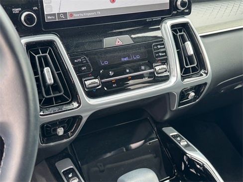 Used 2023 Kia Sorento SX image 19
