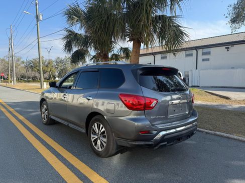 Used 2017 Nissan Pathfinder SL w/ Trailer Tow Package FWD image 7