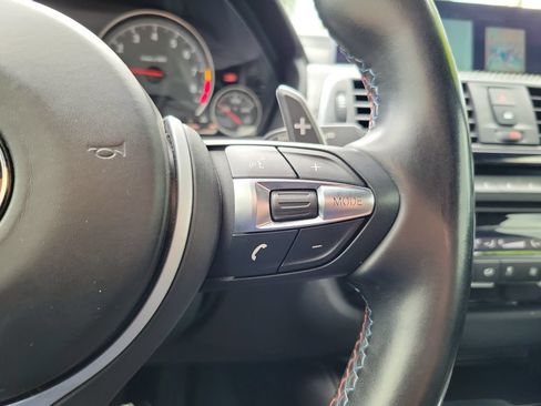 Used 2018 BMW M4 Convertible RWD image 19