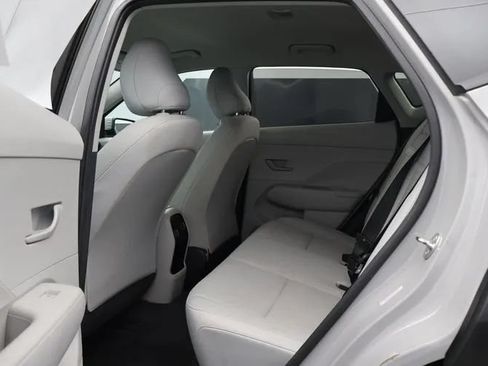 Used 2024 Hyundai Kona SEL FWD image 15