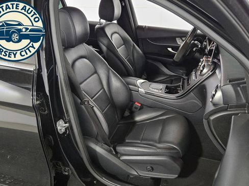 Used 2021 Mercedes-Benz GLC 300 4MATIC w/ Premium Package image 37