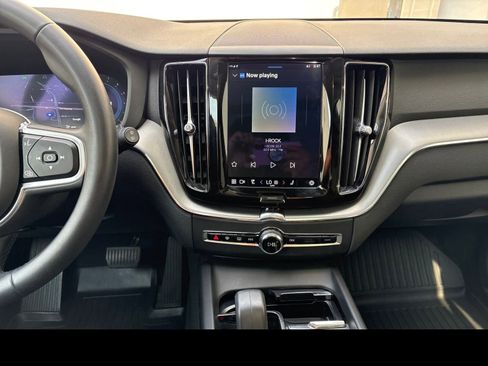 Certified 2023 Volvo XC60 B5 Core AWD/4WD image 18