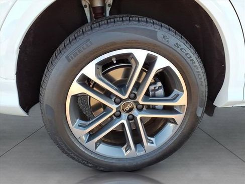 Used 2025 Audi Q5 Premium Plus w/ Premium Plus image 7