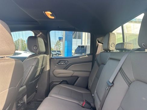 Used 2024 Chevrolet Colorado ZR2 w/ ZR2 Convenience Package III image 8