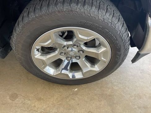 Used 2022 RAM 1500 Big Horn AWD/4WD image 11