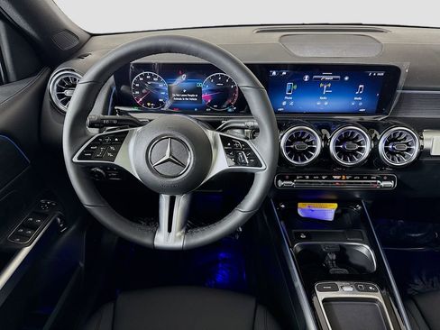 Used 2026 Mercedes-Benz GLB 250 4MATIC image 22