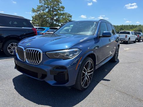 Used 2022 BMW X5 sDrive40i w/ M Sport Package RWD image 2