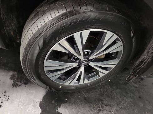 Used 2023 Nissan Rogue SV AWD/4WD image 10