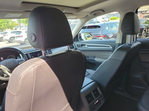 Certified 2021 Volkswagen Atlas SE w/ Panoramic Sunroof Package FWD image 13