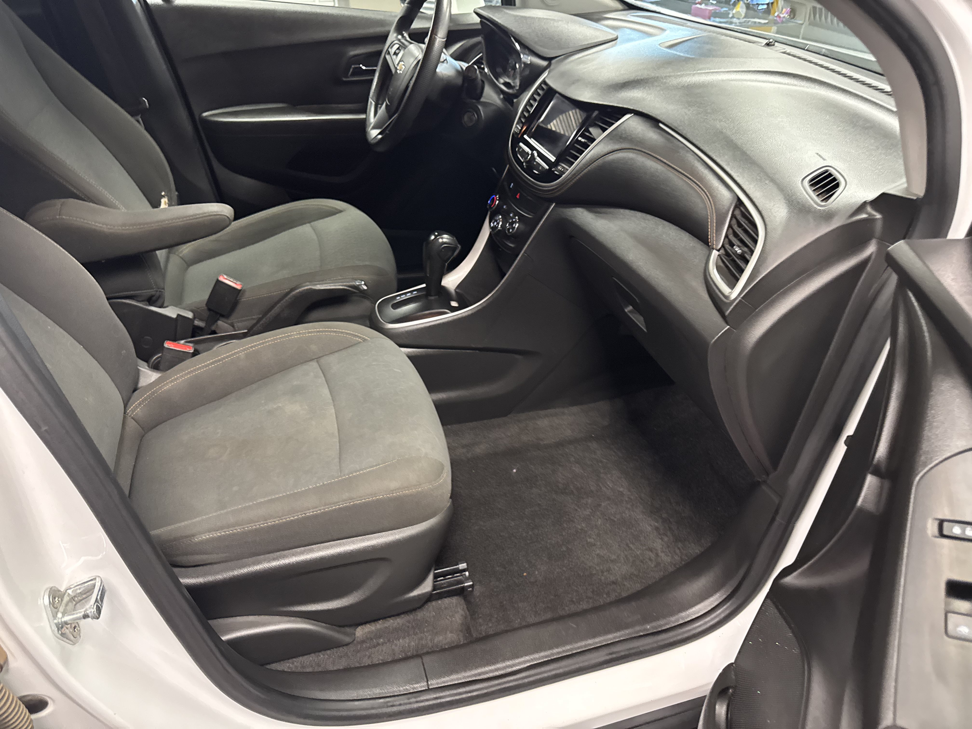 Used 2020 Chevrolet Trax LS w/ Tint and Cruise Package FWD image 12