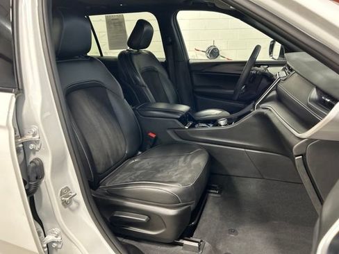 Used 2023 Jeep Grand Cherokee L Laredo AWD/4WD image 12