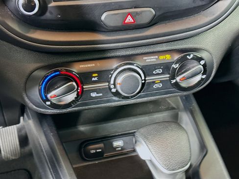 Used 2025 Kia Soul LX w/ LX Technology Package image 23