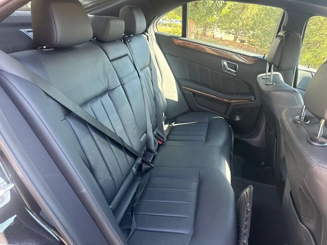 Used 2011 Mercedes-Benz E 550 4MATIC Sedan w/ Premium 2 Pkg image 17