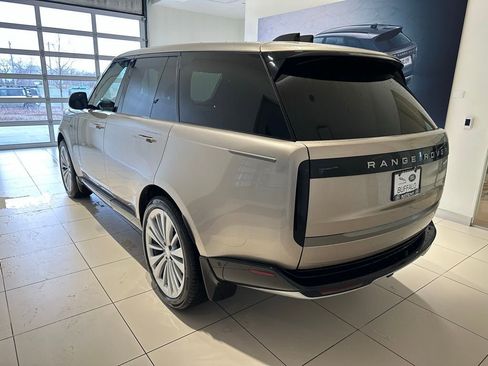 New 2025 Land Rover Range Rover SE image 2