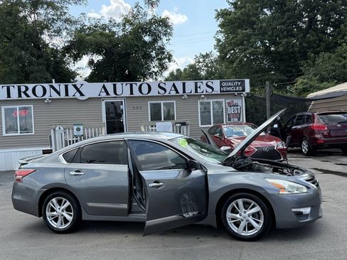 Used 2014 Nissan Altima 2.5 SV FWD image 15