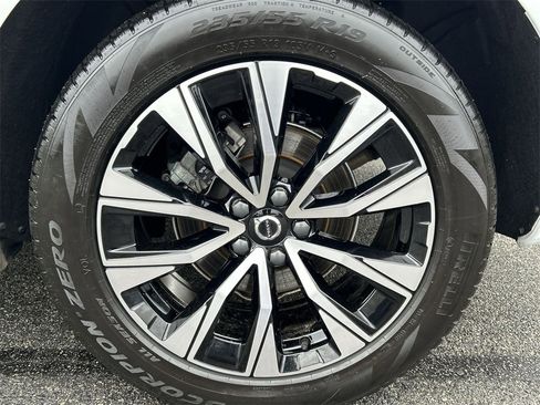 Certified 2023 Volvo XC60 B5 Plus w/ Climate Package image 11