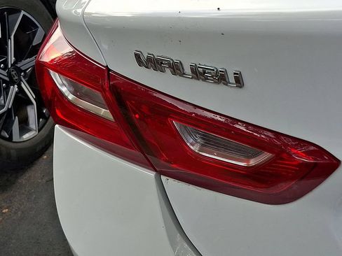 Used 2025 Chevrolet Malibu LT FWD image 7