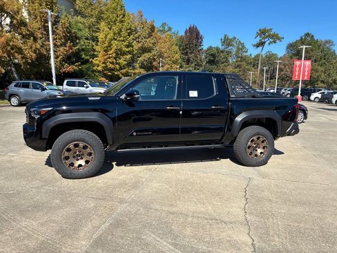 New 2025 Toyota Tacoma Trailhunter image 2