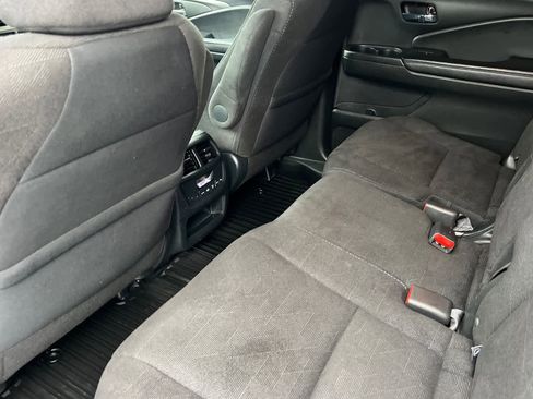 Used 2022 Honda Pilot Sport image 4