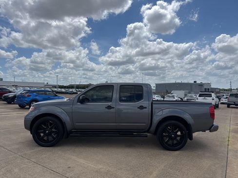 Used 2020 Nissan Frontier SV w/ Midnight Edition Floor Mats image 15