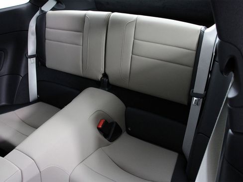 Used 2025 Porsche 911 Carrera image 32