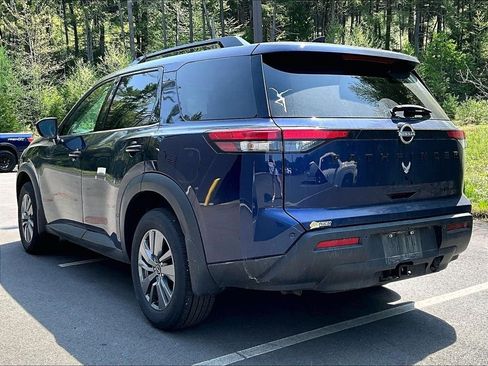 Used 2024 Nissan Pathfinder SV w/ SV Premium Package AWD/4WD image 6