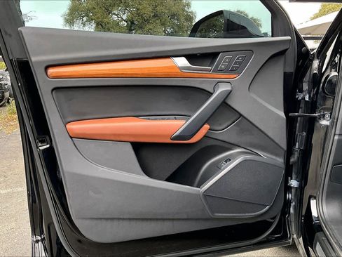 Used 2021 Audi Q5 Premium w/ Convenience Package image 21