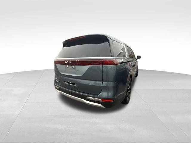 Used 2024 Kia Carnival EX FWD image 19