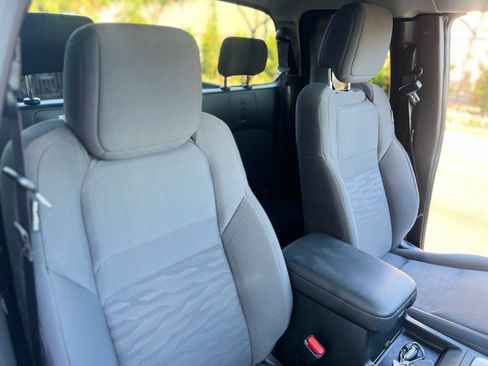 Used 2023 Nissan Frontier S w/ Technology Package AWD/4WD image 9