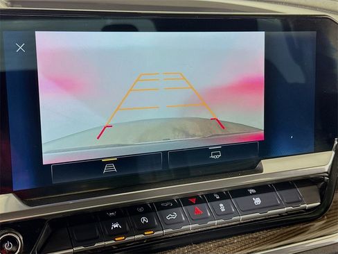 Used 2025 Chevrolet Silverado 1500 LT image 12