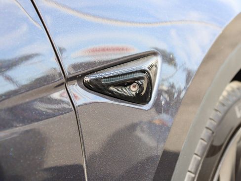 Used 2022 Tesla Model Y Performance image 9