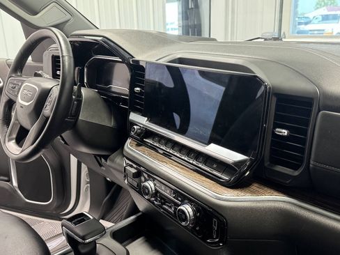 Used 2024 GMC Sierra 1500 Elevation w/ Elevation Premium Package AWD/4WD image 21