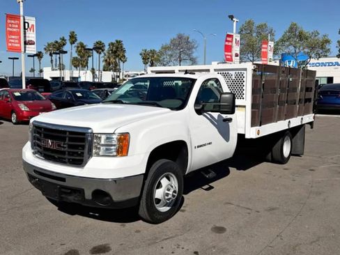 Used 2008 GMC Sierra 3500 W/T image 2