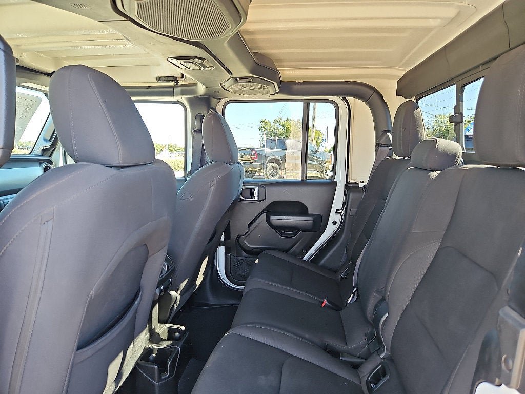 Used 2023 Jeep Gladiator Sport AWD/4WD image 18