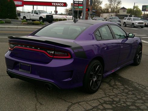 Used 2018 Dodge Charger R/T image 8