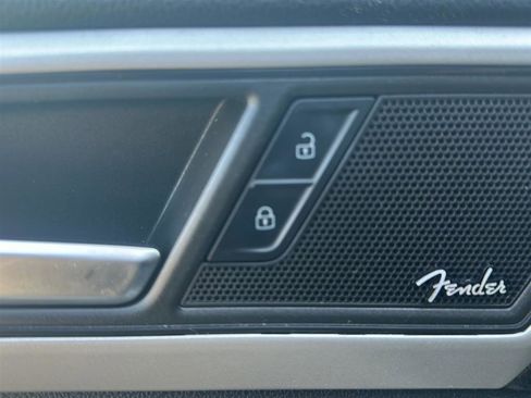 Used 2022 Volkswagen Atlas SEL Premium image 8